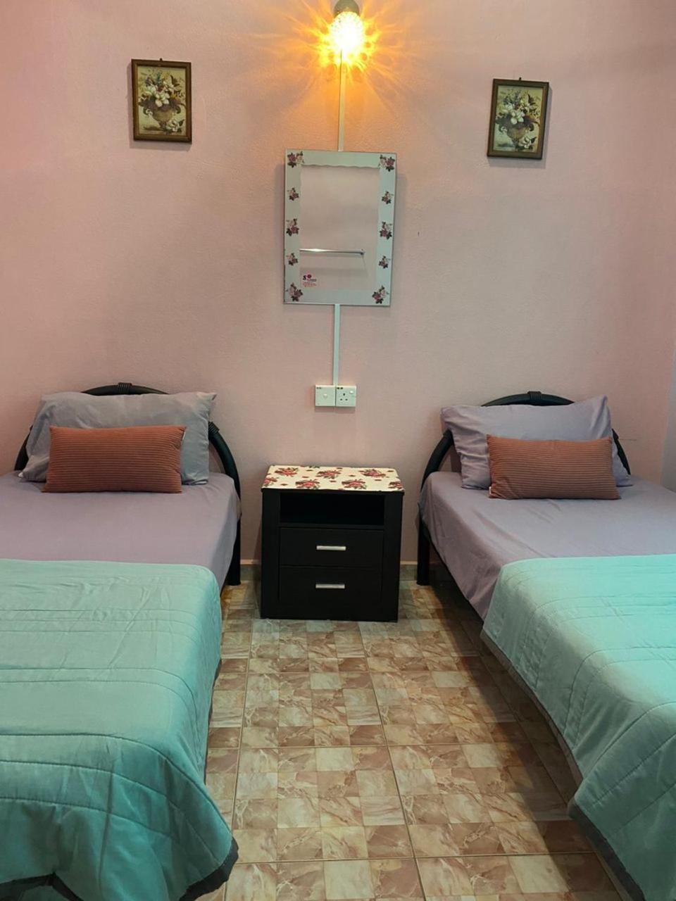 Seri Idaman Guest House Pasir Mas エクステリア 写真